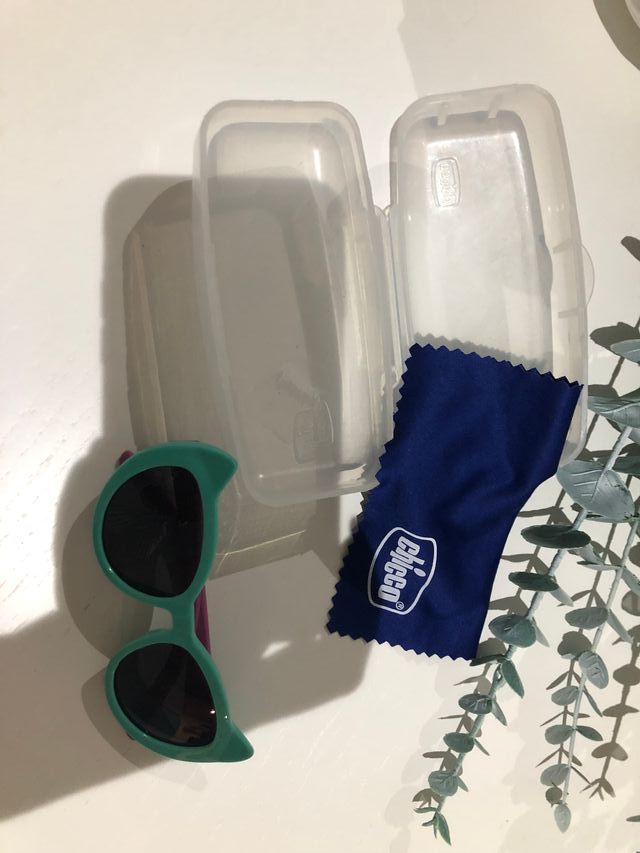 oculo sol criança CHICCO com caixa e pano