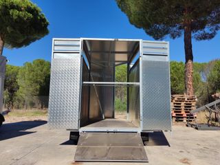 REMOLQUE GANADERO VANS CABALLOS y VACAS