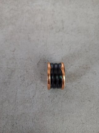 Anillo Bulgari B.zero 1, oro rosa y onix