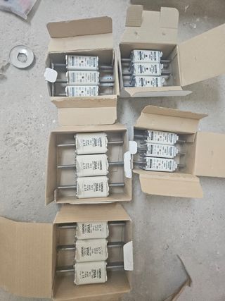 Fusibles de 100 y 250 A Simon