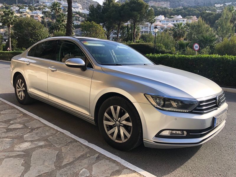 Volkswagen Passat 2015 - foto 1