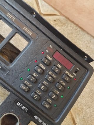 BMW E23, 323 i. Consola central.