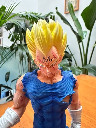 Estatua de resina de Majin Vegeta