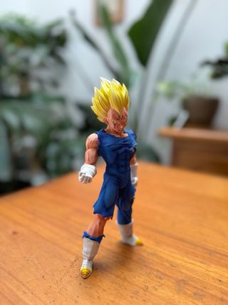 Estatua de resina de Majin Vegeta