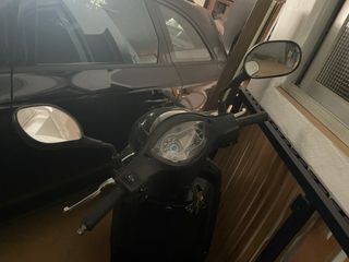 Moto Peugeot Tweet