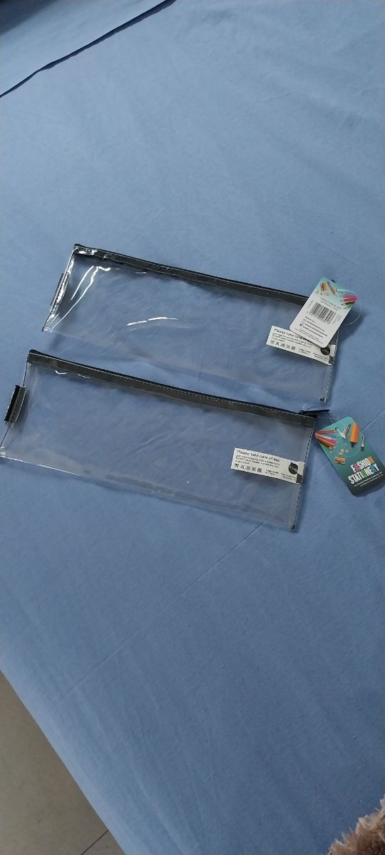 Estuche transparente