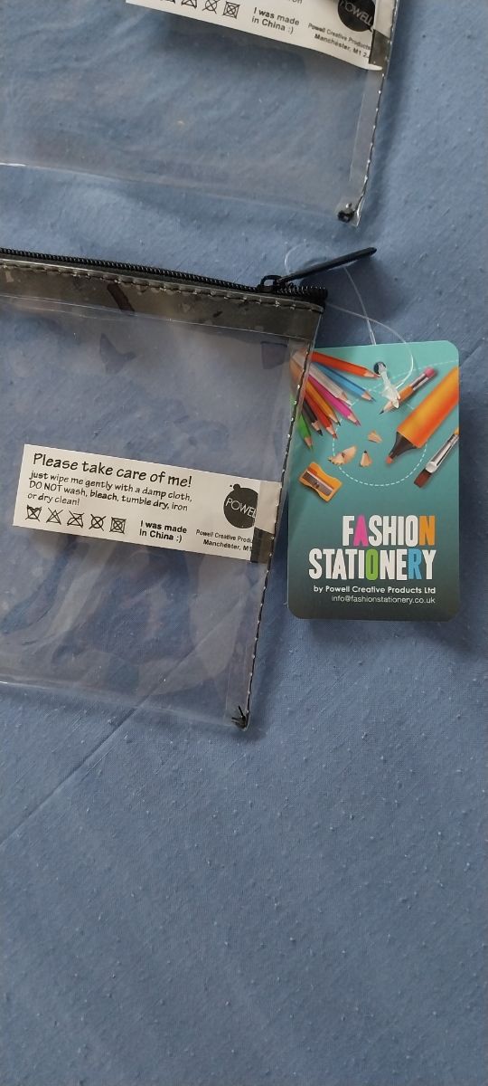 Estuche transparente