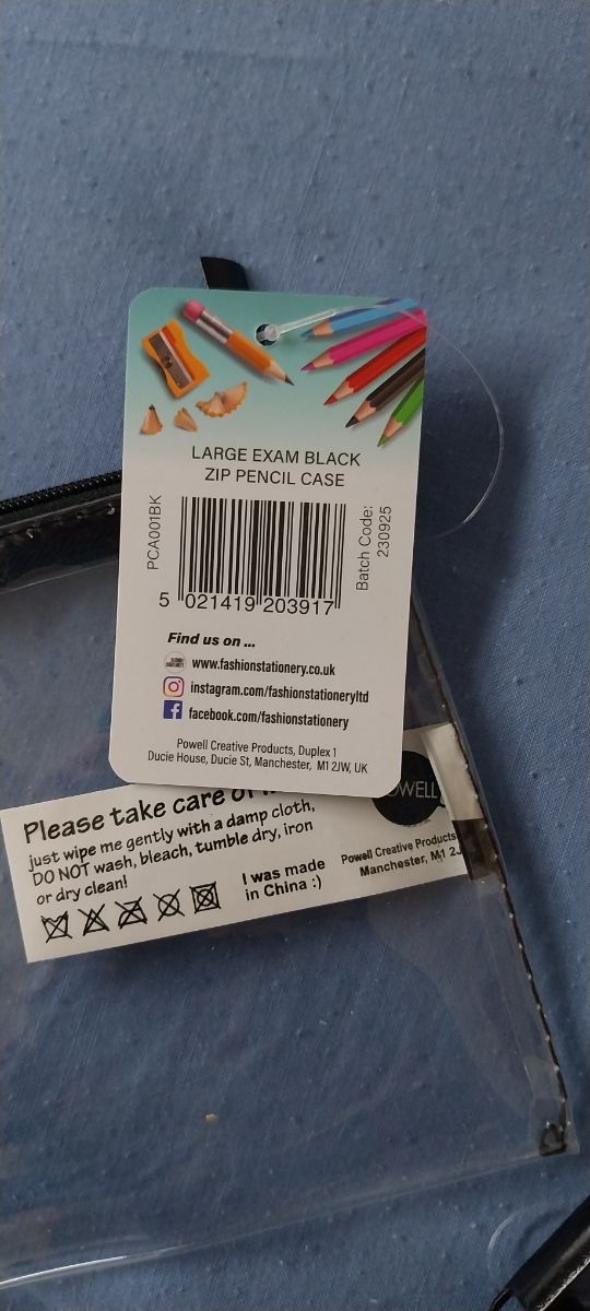 Estuche transparente