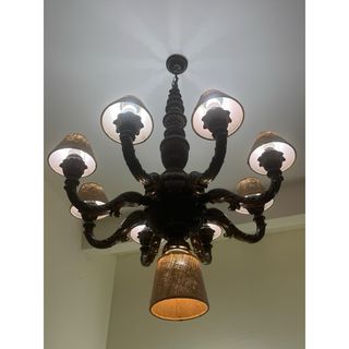 Lámpara chandelier de nogal