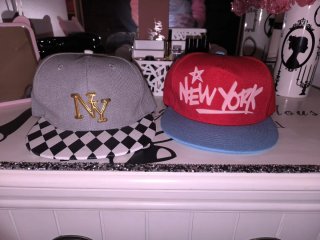 GORROS Y GORRAS