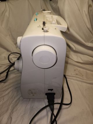 MAQUINA DE COSER SINGER 2263 ELECTRICA