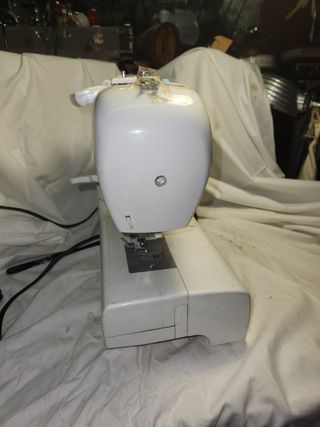 MAQUINA DE COSER SINGER 2263 ELECTRICA