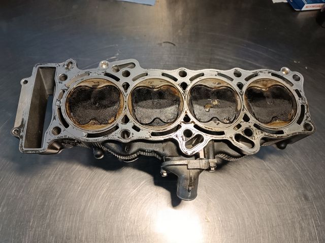 Despiece Motor Yamaha R1 2012 Crossplane