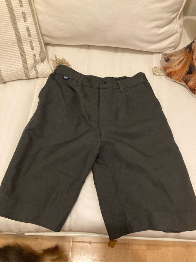 Short gris uniforme talla 10
