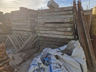 Chapas peris, encofrado muro