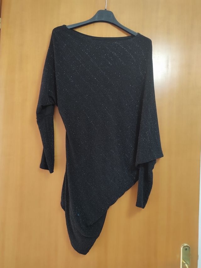 Abito nero asimmetrico