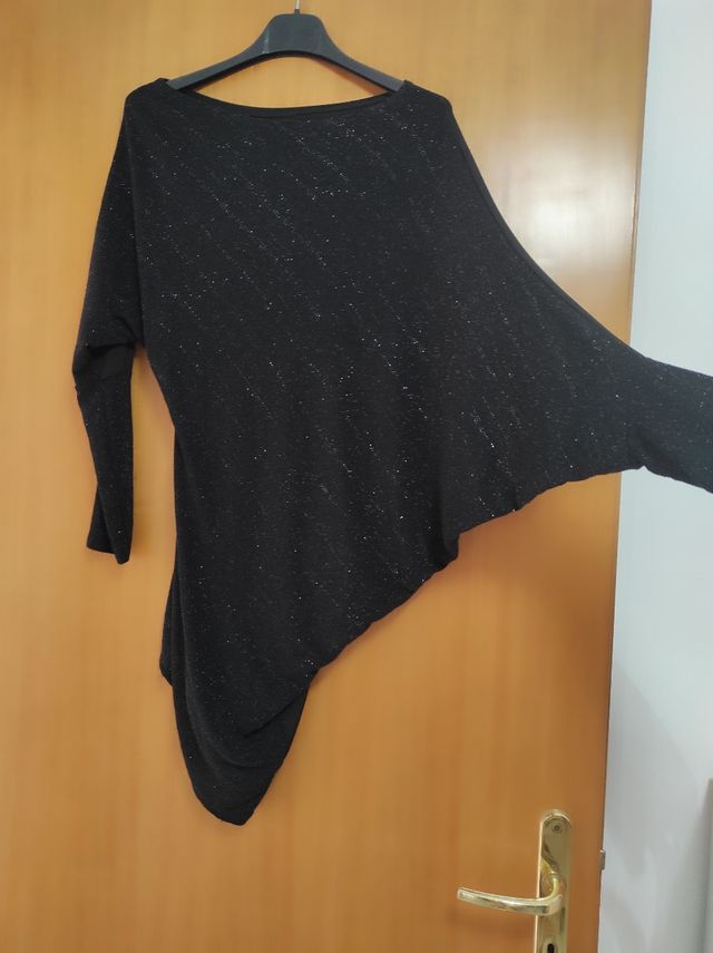 Abito nero asimmetrico