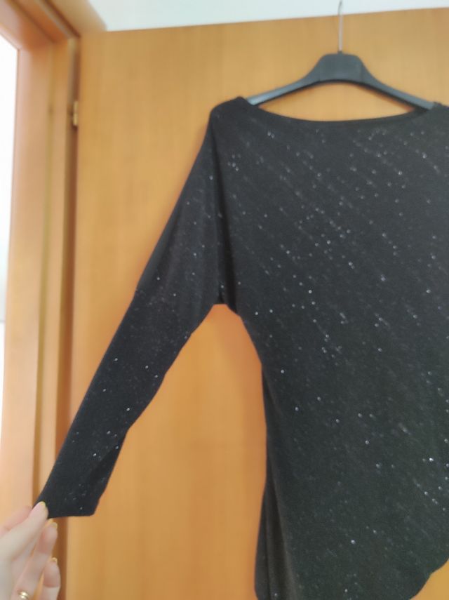 Abito nero asimmetrico