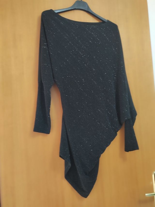 Abito nero asimmetrico