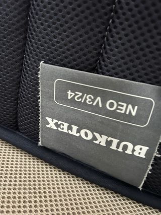 Canapé abatible de madera con colchón