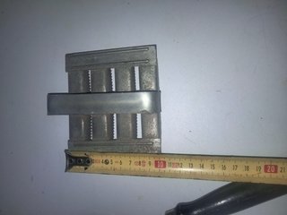 TIJERA ESQUILAR Y CEPILLO