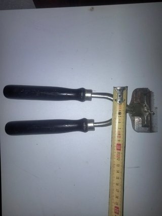 TIJERA ESQUILAR Y CEPILLO