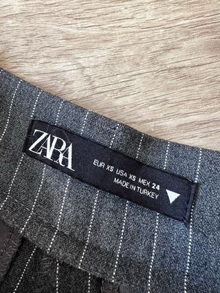 Pantalón Zara