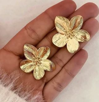 Pendientes flor dorados