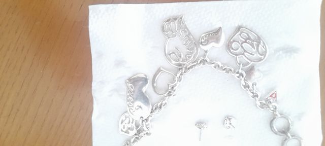 Pendiente pulsera guess