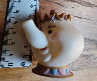 Statuetta in PVC con teiera della signora Potts