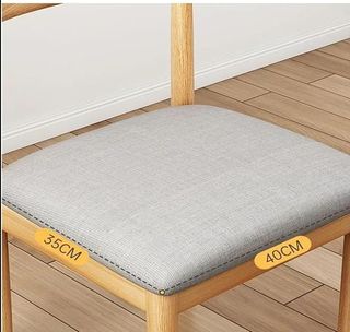 Silla de madera para comedor o restaurante