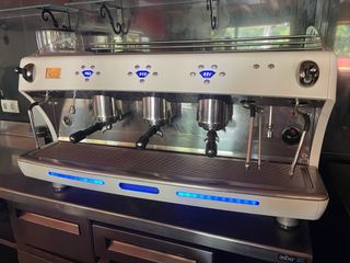 Cafetera diaman .tres grupos