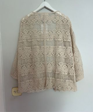 Kimono beige crudo de zara