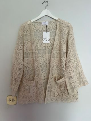 Kimono beige crudo de zara