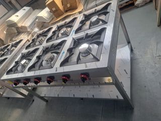 COCINA INDUSTRIAL 6 FOGONES A GAS CON MESA