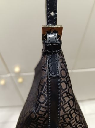 Bolso Pedro del Hierro hombro y mano