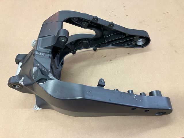 Baculante y eje rueda Buell