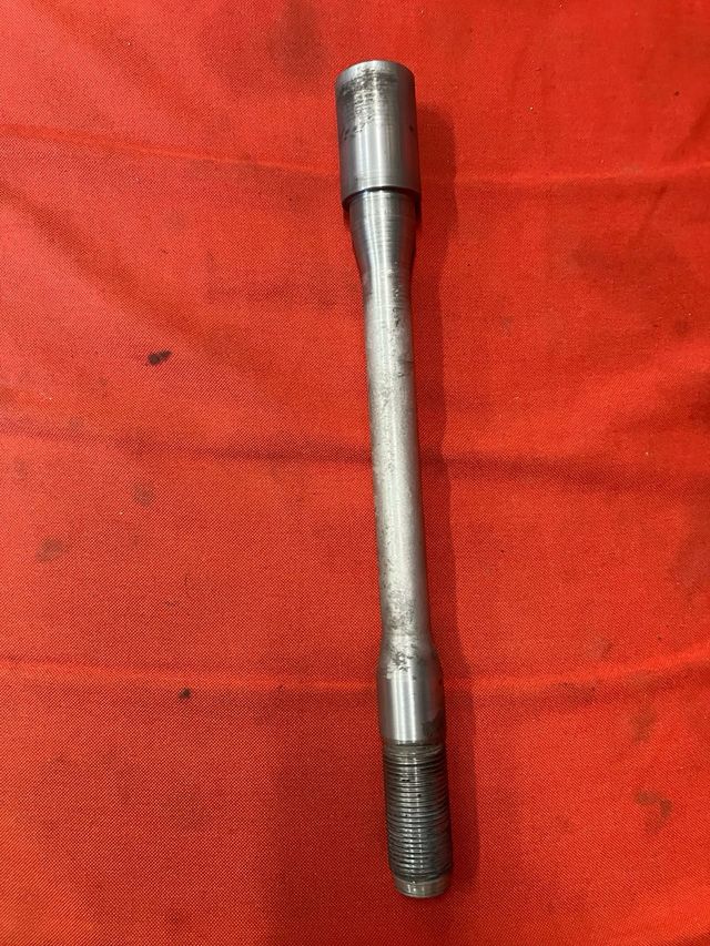 Baculante y eje rueda Buell