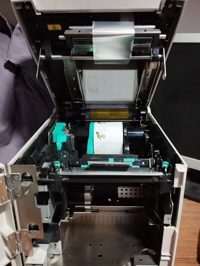 Maquina de etiquetas con Ribbon