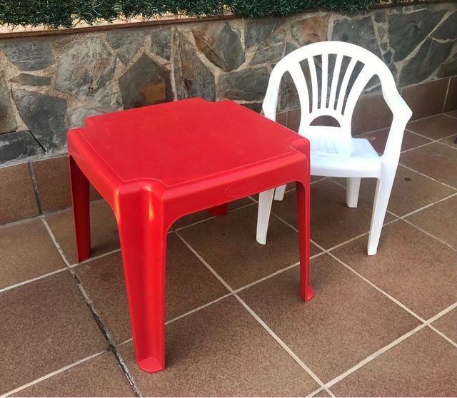 Mesa y silla infantil