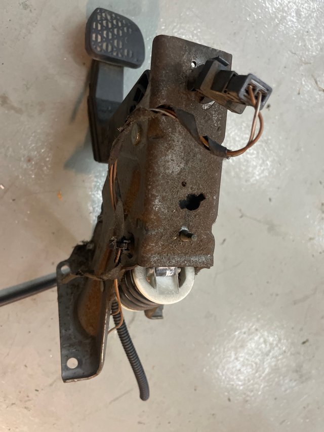 Pedal de freno de mercedes sprinter 515 cdi