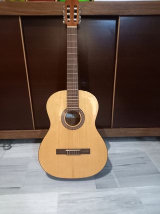 VENDO guitarra ESPAÑOLA nueva