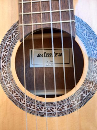 VENDO guitarra ESPAÑOLA nueva