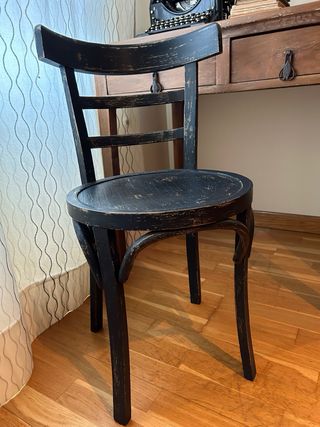Silla antigua restaurada
