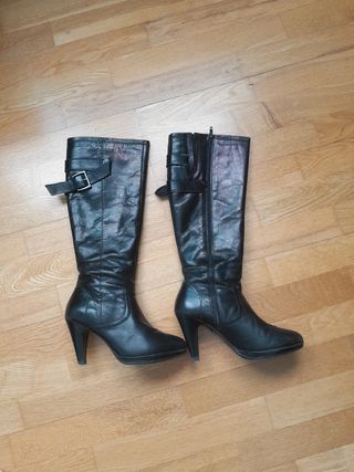 Botas altas de tacón 