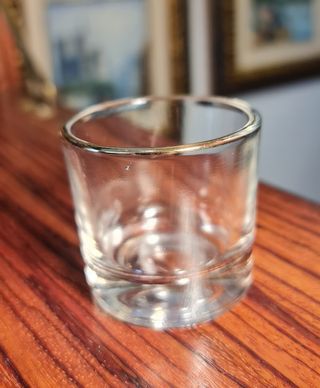 6 vasos de licor pequeños