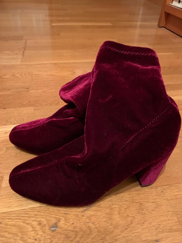 BOTAS GRANATES TIPO CALCETIN.