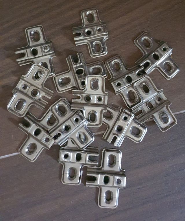 B25 Bisagras amortiguadas puerta abatible COCINA