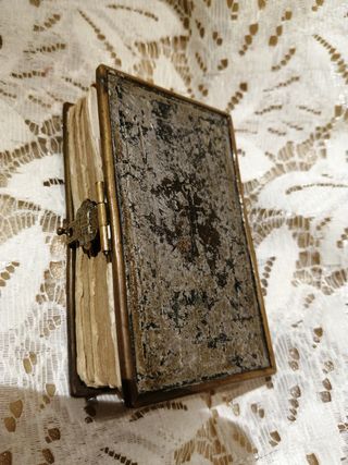 Lote religioso antiguo
