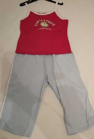 Conjunto de camiseta y bermudas 